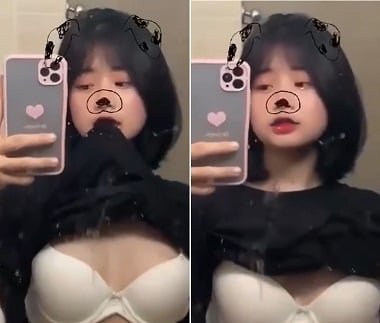 Sinh viên xinh đẹp khoe ảnh nude