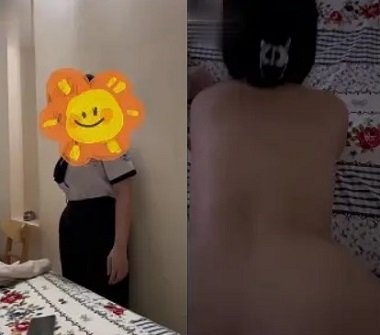 Trong bộ đồ học sinh, tôi ghẹo